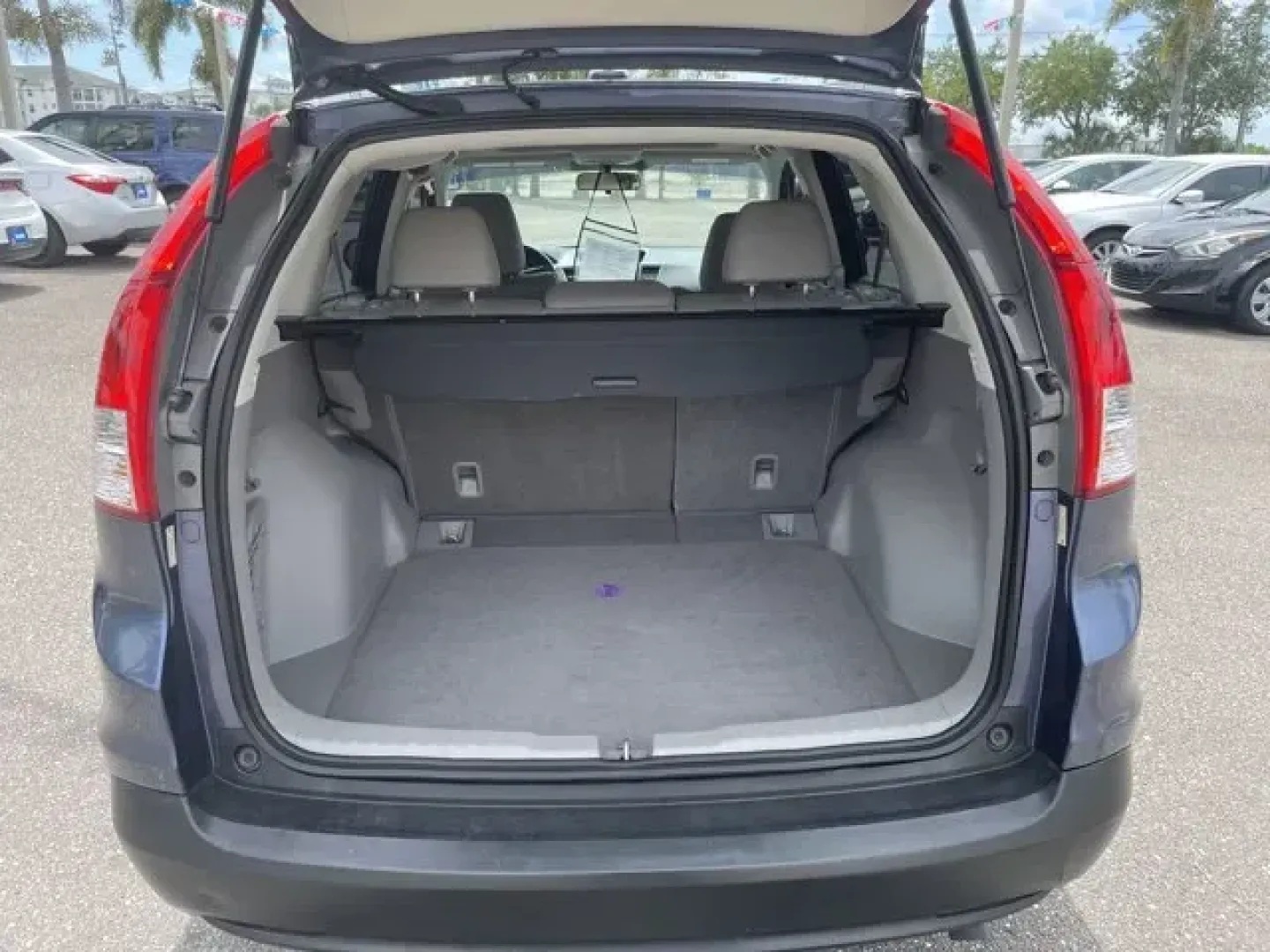 2014 Honda CR-V (2HKRM3H75EH) with an Other engine, AUTOMATIC transmission, located at 7701 Park Blvd., Pinellas Park, FL, 33781, (727) 369-7777, 27.839552, -82.747284 - ### Discover Adventure with the 2014 Honda CR-V at Byrider Florida #154!<br /> <br /> If you're seeking a reliable vehicle that fits seamlessly into your active lifestyle, look no further than the 2014 Honda CR-V available at Byrider Florida #154 in Pinellas Park, FL. This SUV is perfect for weekend - Photo#7