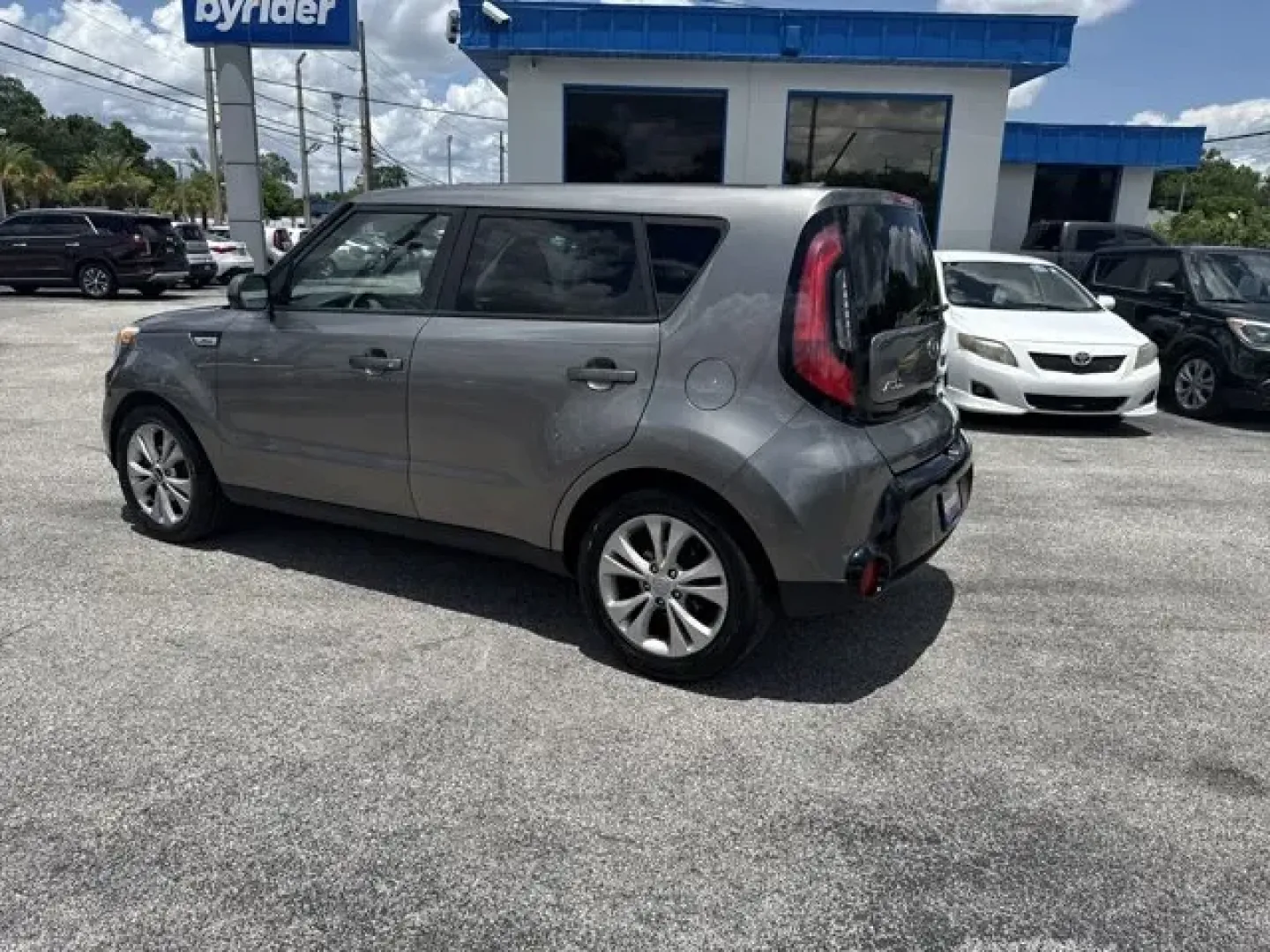 2016 Kia Soul (KNDJP3A55G7) with an Other engine, AUTOMATIC transmission, located at 1285 Cassat Ave, Jacksonville, FL, 32205, (904) 425-3000, 30.299780, -81.732430 - Are you ready to elevate your driving experience and embark on exciting adventures? Whether you're a growing family in need of extra room or a budget-conscious commuter looking for reliability, we have the perfect vehicle for you at Byrider Florida #139 in Jacksonville, FL. Introducing the 2016 Kia - Photo#4