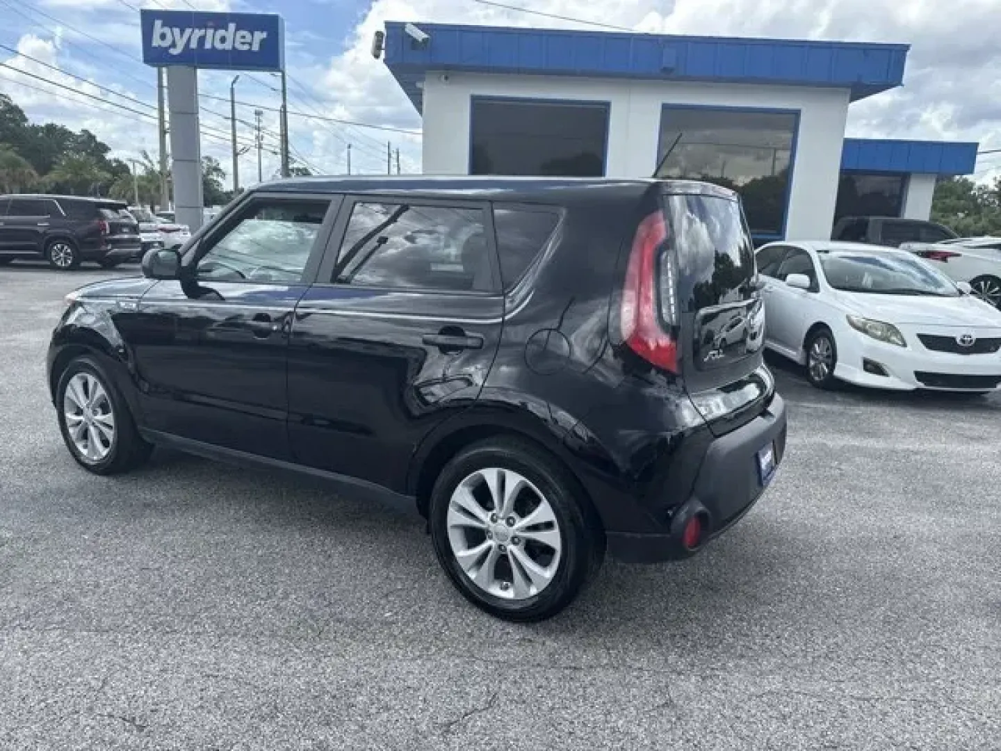 2015 Kia Soul (KNDJP3A50F7) with an Other engine, AUTOMATIC transmission, located at 1285 Cassat Ave, Jacksonville, FL, 32205, (904) 425-3000, 30.299780, -81.732430 - ### Discover Your Perfect Urban Companion: 2015 Kia Soul at Byrider Florida #139<br /> <br /> Are you ready to elevate your daily commute or embark on weekend adventures? The 2015 Kia Soul, available at Byrider Florida #139 in Jacksonville, FL, is the ultimate vehicle for those craving style, functi - Photo#3