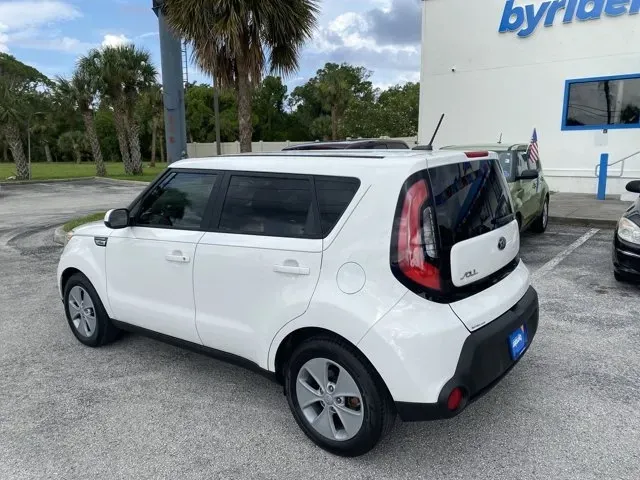 2016 Kia Soul (KNDJN2A20G7) with an Other engine, AUTOMATIC transmission, located at 8829 US Hwy 19, Port Richey, FL, 34668, (727) 264-1107, 28.285917, -82.717346 - **Unlock Your Adventure with the 2016 Kia Soul at Byrider Florida #162!**<br /> <br /> Are you ready to elevate your daily drive and embark on unforgettable weekend getaways? The 2016 Kia Soul offers the perfect blend of style, practicality, and comfort, making it an exceptional choice for growing f - Photo#5
